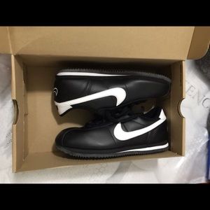 Nike 🎉🎉 FINAL SALE